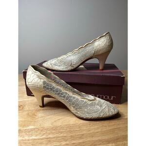 NEW Stuart Weitzman for Mr Seymour Bridal Heels White Lace Size 6.5 JL